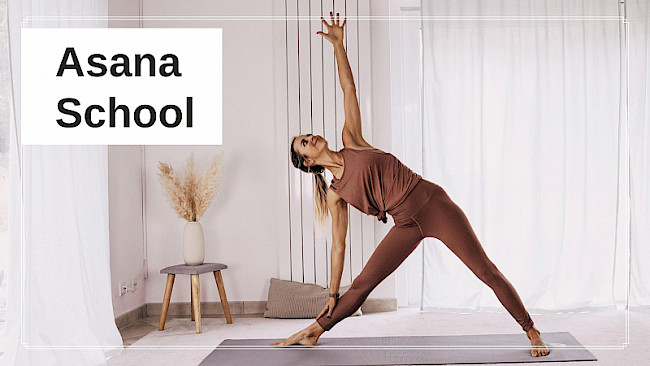 Asana School: Das Dreieck - Trikonasana