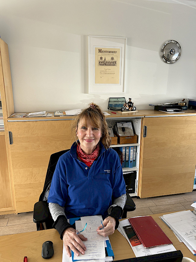 Cornelia Kundendienst Buchhaltung