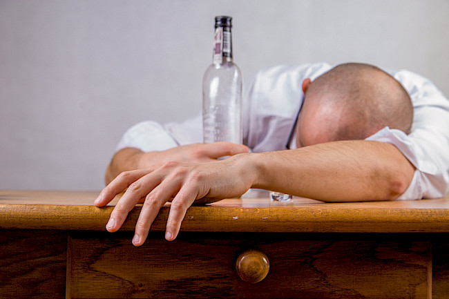 Alkohol als sinnvolles Einschlafmittel? Teil 2