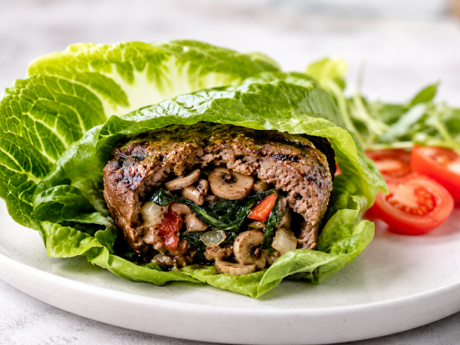 2. Saftiger Salatblatt‑Burger mit Pilz‑Spinat‑Füllung