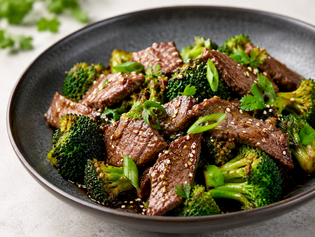 24. Beef-Brokkoli-Wok mit Sesam