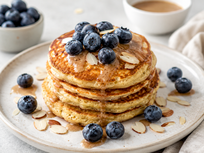 52. Mandel-Pfannkuchen mit Heidelbeeren
