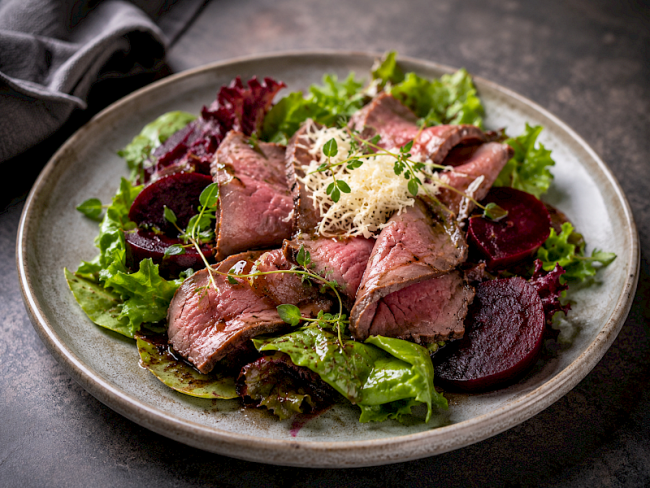 90. Roastbeef-Salat mit Roter Bete & Meerrettich