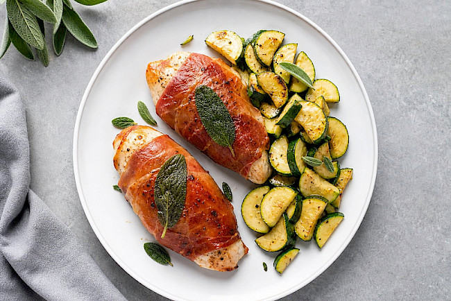 165. Hähnchen-Saltimbocca mit Zucchini