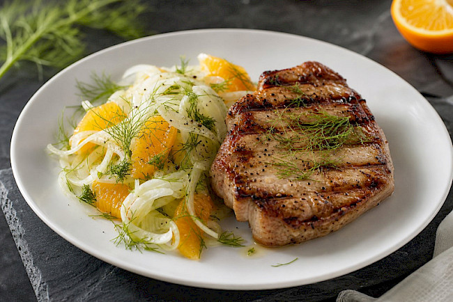 171. Schweinesteak mit Fenchel-Orangen-Salat