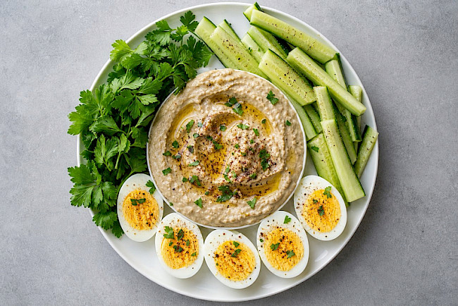 189. Auberginen-Dip (Baba Ghanoush) mit Ei & Gemüse