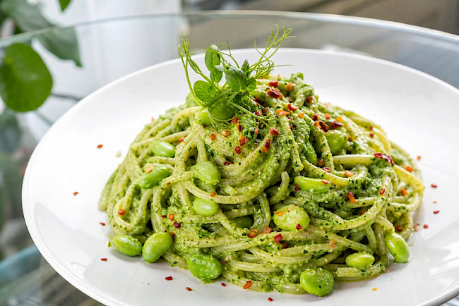 Spaghetti mit Spinat-Cashew-Sauce