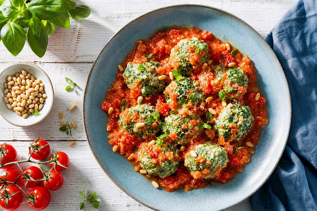 Spinat-Ricotta-Malfatti in Tomatensauce