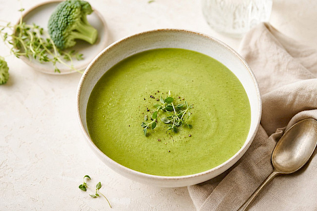 Vegan · Sattgrüne Brokkolisuppe