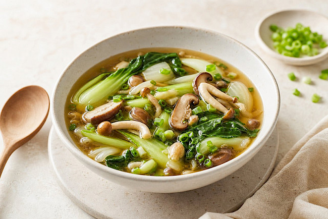 Vegan · Asiatische Pak-Choi-Pilz-Suppe