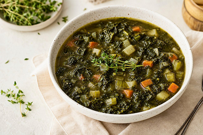 Paleo · Grünkohl-Gemüse-Suppe