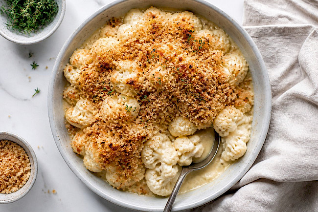 Blumenkohl-Käse-Auflauf mit Vollkornbröseln