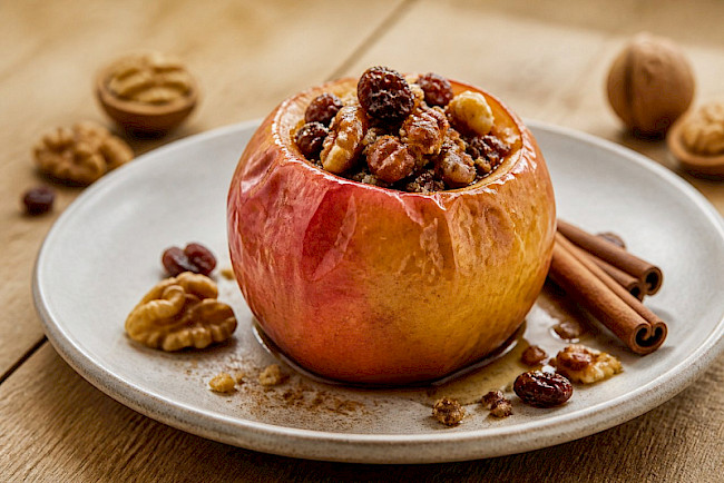 Bratapfel mit Nuss-Rosinen-Füllung