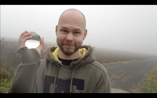 Glaskugel + kahler Baum: Foto Shooting