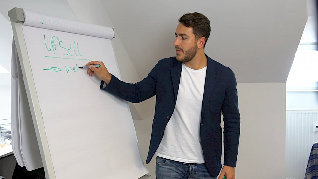 UPSELL / Mehr Geld in kürzester Zeit verdienen