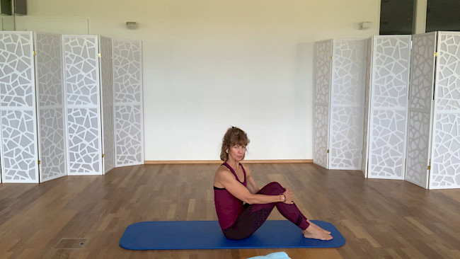 Hilfestellung für Nacken und Rundrücken