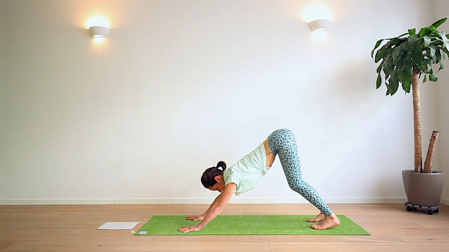 042: Yoga-Workout "Fit in den Frühling" - Arme