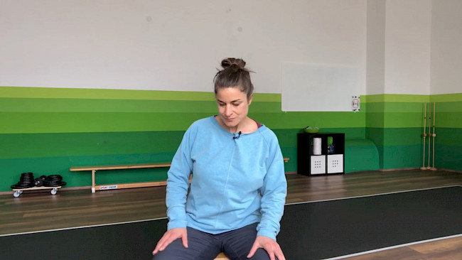 Woche 1 Krafttraining Aufwärmen "sitzend"